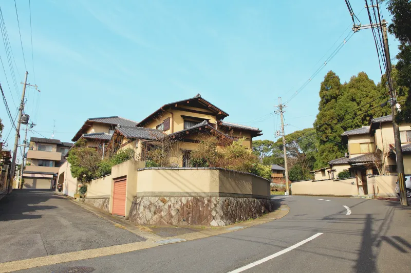 市場での売却と買取の両方をサポート